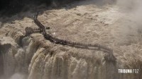 Passarela das Cataratas do Iguaçu é interditada após vazão aumentar sete vezes 