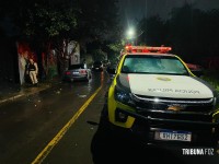 Um morto e outro ferido a tiros no pátio de residência na Vila da Batalha em Foz do Iguaçu