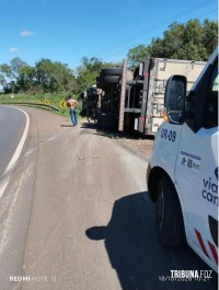 Motorista de carreta fica ferido após acidente na BR-163 em Marechal Cândido Rondon