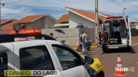 Colisão entre carro e motocicleta deixa mulher ferida no bairro Porto Seguro em Santa Helena