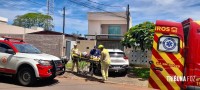 Idoso sofre mal súbito enquanto fazia manutenção no telhado e é socorrido pelo Corpo de Bombeiros na Vila Yolanda
