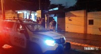 Intruso invade casa errada, leva tiros e ainda reclama do morador durante a madrugada em Foz do Iguaçu