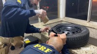 PRF apreende quase 6 kg de drogas em veículo na BR-277 em Santa Terezinha de Itaipu