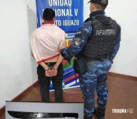 Perturbava a ordem pública e foi preso com um facão em Puerto Iguazú na Argentina