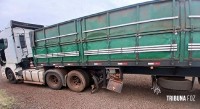 Automóvel capota após colisão lateral com um caminhão na Rodovia PY02, em Minga Guazú no Paraguai