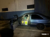 PF e BPFRON apreendem carro com contrabando de pneus em Foz do Iguaçu PF e BPFRON apreendem carro com contrabando de pneus em Foz do Iguaçu