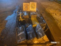 PM e PF apreendem barco carregado com contrabando de cigarros em Foz PM e PF apreendem barco carregado com contrabando de cigarros em Foz