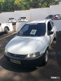 Policia Militar prende duas pessoas com veículo furtado Policia Militar prende duas pessoas com veículo furtado