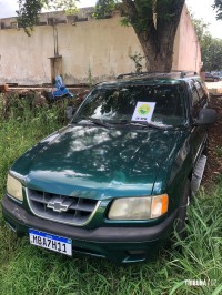 Policia Militar prende duas pessoas com veículo furtado Policia Militar prende duas pessoas com veículo furtado