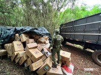 BPFRON apreende caminhão carregado com contrabando de cigarros em Nova Santa Rosa BPFRON apreende caminhão carregado com contrabando de cigarros em Nova Santa Rosa