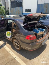 BPFRON apreende quatro veículos e produtos contrabandeados em STI BPFRON apreende quatro veículos e produtos contrabandeados em STI