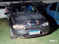 Carro roubado foi recuperado pelo CHOQUE no Bairro Campos do Iguaçu Carro roubado foi recuperado pelo CHOQUE no Bairro Campos do Iguaçu