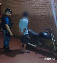 Policia prende motociclista com moto furtada em Puerto Iguazú Policia prende motociclista com moto furtada em Puerto Iguazú