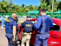 PRF e Foztrans realizam operação contra o transporte irregular no aeroporto de Foz do Iguaçu PRF e Foztrans realizam operação contra o transporte irregular no aeroporto de Foz do Iguaçu