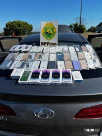 BPFRON apreende dois veículos, cigarros, aparelhos celulares e eletrônicos em Céu Azul BPFRON apreende dois veículos, cigarros, aparelhos celulares e eletrônicos em Céu Azul