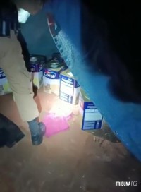 Quatro pessoas são presas em flagrante após furto de 53 latas de tintas no Jardim Jupira Quatro pessoas são presas em flagrante após furto de 53 latas de tintas no Jardim Jupira
