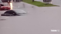 Após chuva torrencial Av. Silvio Amérco Sasdelli fica alagada Após chuva torrencial Av. Silvio Amérco Sasdelli fica alagada