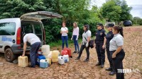 Policia de Puerto Iguazu detecta venda ilegal de gasolina e apreende 25 galões Policia de Puerto Iguazu detecta venda ilegal de gasolina e apreende 25 galões