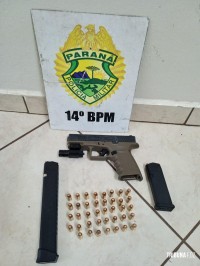 PM prende homem com pistola 9mm no Jardim Jupira PM prende homem com pistola 9mm no Jardim Jupira