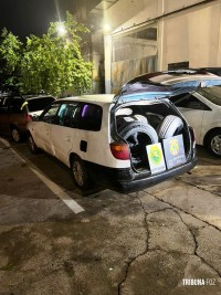 PF e BPFRON apreendem veículo com dezenas de pneus contrabandeados em Foz do Iguaçu PF e BPFRON apreendem veículo com dezenas de pneus contrabandeados em Foz do Iguaçu