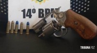 Polícia Militar prende indivíduo com revolver 38 no Jardim América Polícia Militar prende indivíduo com revolver 38 no Jardim América