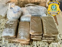 PRF apreende haxixe e cocaína com passageira de BlaBlaCar PRF apreende haxixe e cocaína com passageira de BlaBlaCar