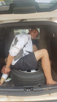 Homem é preso pela PM após furtar celular dentro da igreja Homem é preso pela PM após furtar celular dentro da igreja