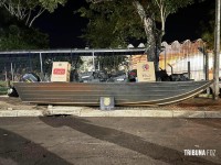 PF e PC apreendem embarcação com cigarros contrabandeados no Lago de Itaipu PF e PC apreendem embarcação com cigarros contrabandeados no Lago de Itaipu
