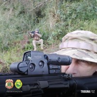 Policia Federal e Policia Militar apreende 136 Kg de maconha na barranca do Rio Paraná Policia Federal e Policia Militar apreende 136 Kg de maconha na barranca do Rio Paraná