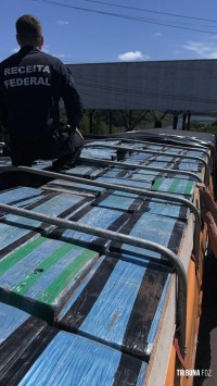 Receita Federal retém quase 2 toneladas de maconha em caminhão na Ponte Internacional da Amizade Receita Federal retém quase 2 toneladas de maconha em caminhão na Ponte Internacional da Amizade