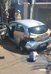 Grave acidente envolvendo moto de alta cilindrada e veículos é registrado no Jardim Panorama Grave acidente envolvendo moto de alta cilindrada e veículos é registrado no Jardim Panorama