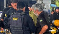 PRF cumpre mandado de prisão contra paraguaio na Ponte Internacional da Amizade PRF cumpre mandado de prisão contra paraguaio na Ponte Internacional da Amizade