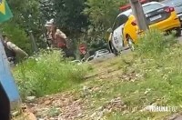 BPFRON troca de tiros com assaltantes e a ocorrência termina com um baleado e dois presos em Foz do Iguaçu BPFRON troca de tiros com assaltantes e a ocorrência termina com um baleado e dois presos em Foz do Iguaçu