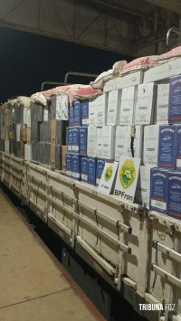 BPFRON apreende carga milionária de vinhos argentinos em ação conjunta em Barracão BPFRON apreende carga milionária de vinhos argentinos em ação conjunta em Barracão
