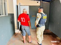 Homem joga cachorrinha no rio e acaba preso em flagrante pela Policia Militar Homem joga cachorrinha no rio e acaba preso em flagrante pela Policia Militar
