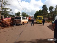Veiculo capota após colisão em Puerto Iguazu, na Argentina Veiculo capota após colisão em Puerto Iguazu, na Argentina