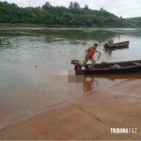 Corpo é encontrado boiando dentro de um saco no Rio Paraná Corpo é encontrado boiando dentro de um saco no Rio Paraná