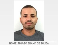 Cadáver encontrado boiando no Rio Paraná é identificado como sendo um brasileiro Cadáver encontrado boiando no Rio Paraná é identificado como sendo um brasileiro