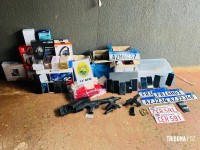 PM prende 11 pessoas e apreende armas, veículo blindado e produtos roubados em Foz do Iguaçu PM prende 11 pessoas e apreende armas, veículo blindado e produtos roubados em Foz do Iguaçu