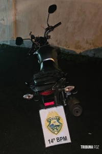 PM recupera motocicleta tomada em assalto na Av. Gramado em Foz do Iguaçu PM recupera motocicleta tomada em assalto na Av. Gramado em Foz do Iguaçu