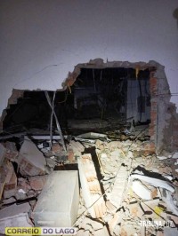 Ataque ao Banco Itaú no Paraguai: Grupo armado destrói agência com explosivos e drones Ataque ao Banco Itaú no Paraguai: Grupo armado destrói agência com explosivos e drones