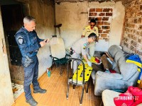 Homem é esfaqueado em plena luz do dia no Bairro Três Lagoas  Homem é esfaqueado em plena luz do dia no Bairro Três Lagoas