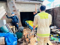 Homem é esfaqueado em plena luz do dia no Bairro Três Lagoas  Homem é esfaqueado em plena luz do dia no Bairro Três Lagoas