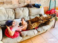 Homem é esfaqueado em plena luz do dia no Bairro Três Lagoas  Homem é esfaqueado em plena luz do dia no Bairro Três Lagoas