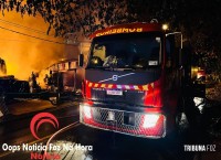 Três incêndios a residências mobilizam o Corpo de Bombeiros na noite de quinta-feira  Três incêndios a residências mobilizam o Corpo de Bombeiros na noite de quinta-feira