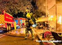 Três incêndios a residências mobilizam o Corpo de Bombeiros na noite de quinta-feira  Três incêndios a residências mobilizam o Corpo de Bombeiros na noite de quinta-feira