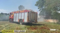Princípio de incêndio mobiliza equipes da Defesa Civil e Bombeiros em Santa Helena Princípio de incêndio mobiliza equipes da Defesa Civil e Bombeiros em Santa Helena