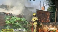 Princípio de incêndio mobiliza equipes da Defesa Civil e Bombeiros em Santa Helena Princípio de incêndio mobiliza equipes da Defesa Civil e Bombeiros em Santa Helena