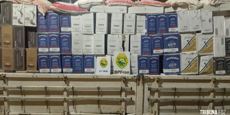 BPFRON apreende carga milionária de vinhos argentinos em ação conjunta em Barracão BPFRON apreende carga milionária de vinhos argentinos em ação conjunta em Barracão