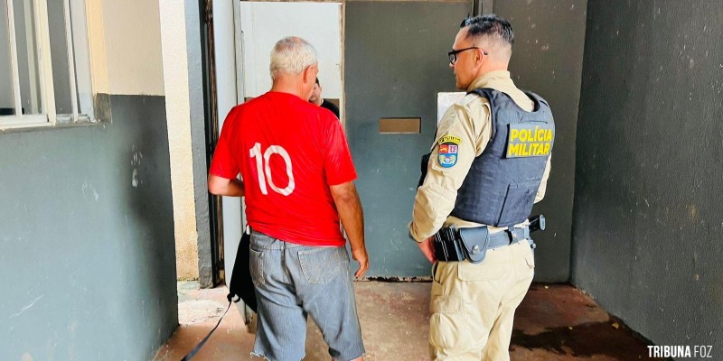Homem joga cachorrinha no rio e acaba preso em flagrante pela Policia Militar Homem joga cachorrinha no rio e acaba preso em flagrante pela Policia Militar